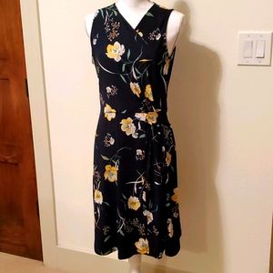 Sleeveless knit dress navy & floral print 🌼